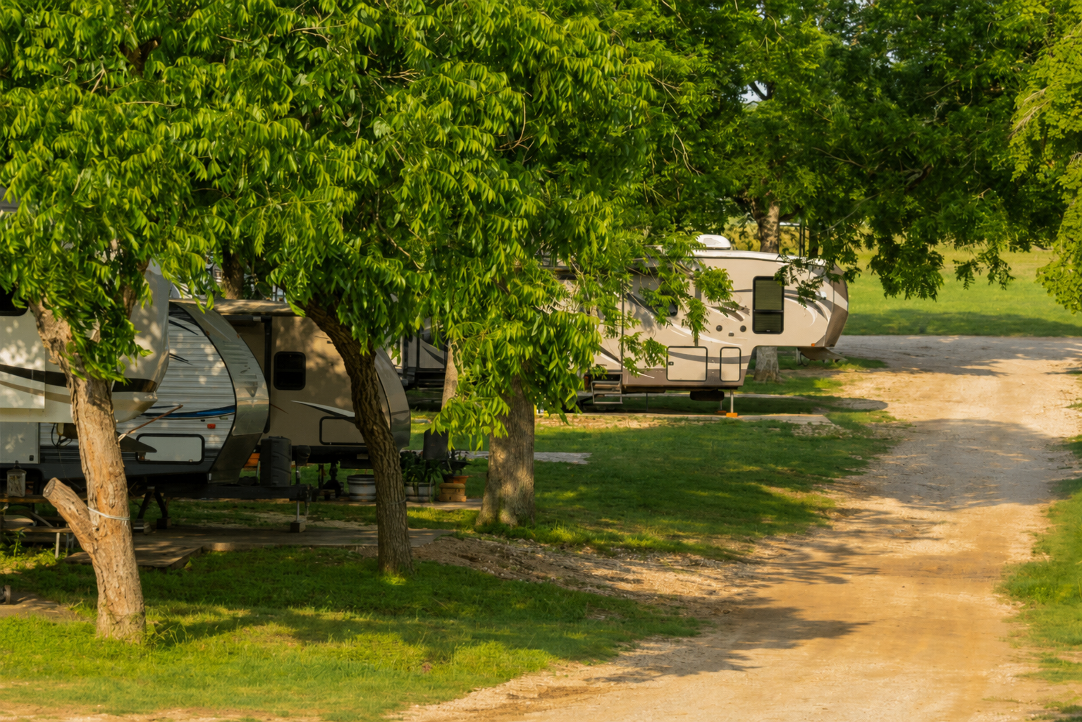 VTT RV & Trailer